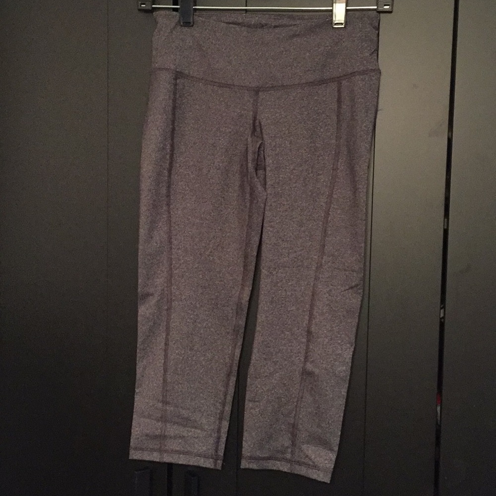Women’s Old Navy XS Grey workout capris